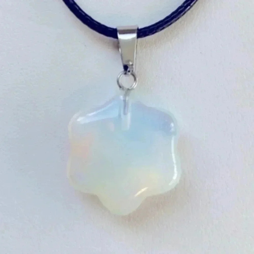 Handmade Opalite Flower Stone Necklace NWT